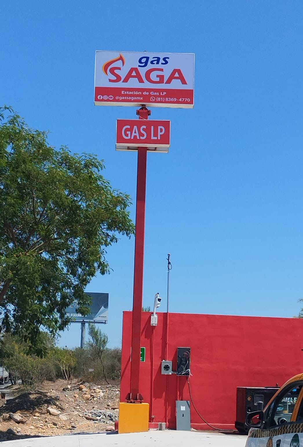 Tótem Luminoso e Identidad Visual Gas Saga